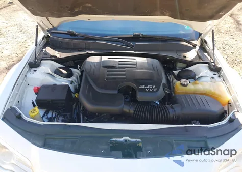 2013 Chrysler 300C z USA, uszkodzony, nr VIN 2C3CCAEG3DH621285